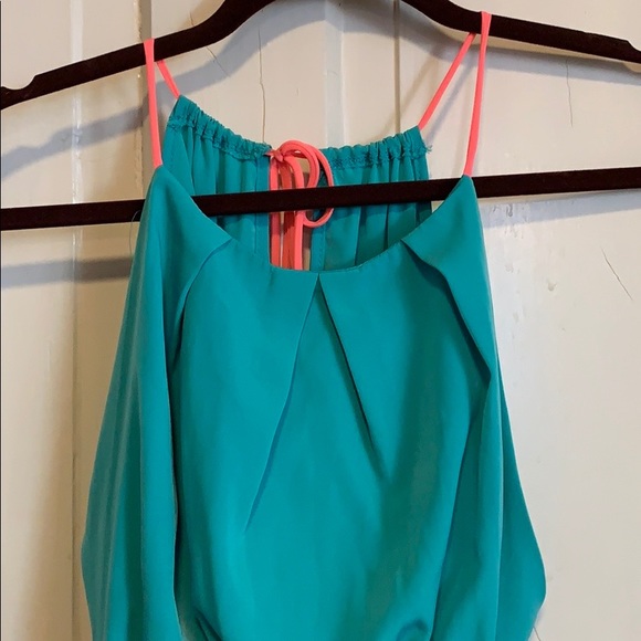 Pleated tank minidress with contrasting straps - Picture 2 of 3